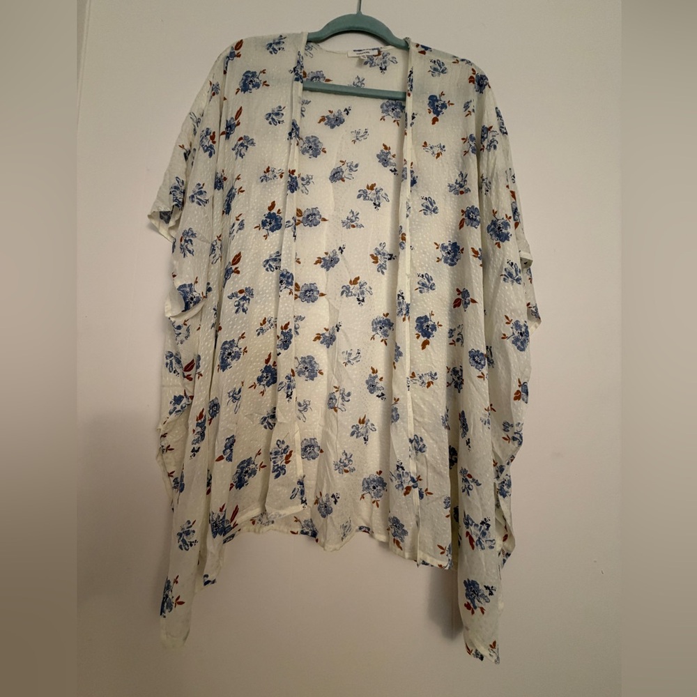 Maurices Kimono Wrap Women One Size Ivory Blue‎ Floral Excellent Swiss Dot Rayon